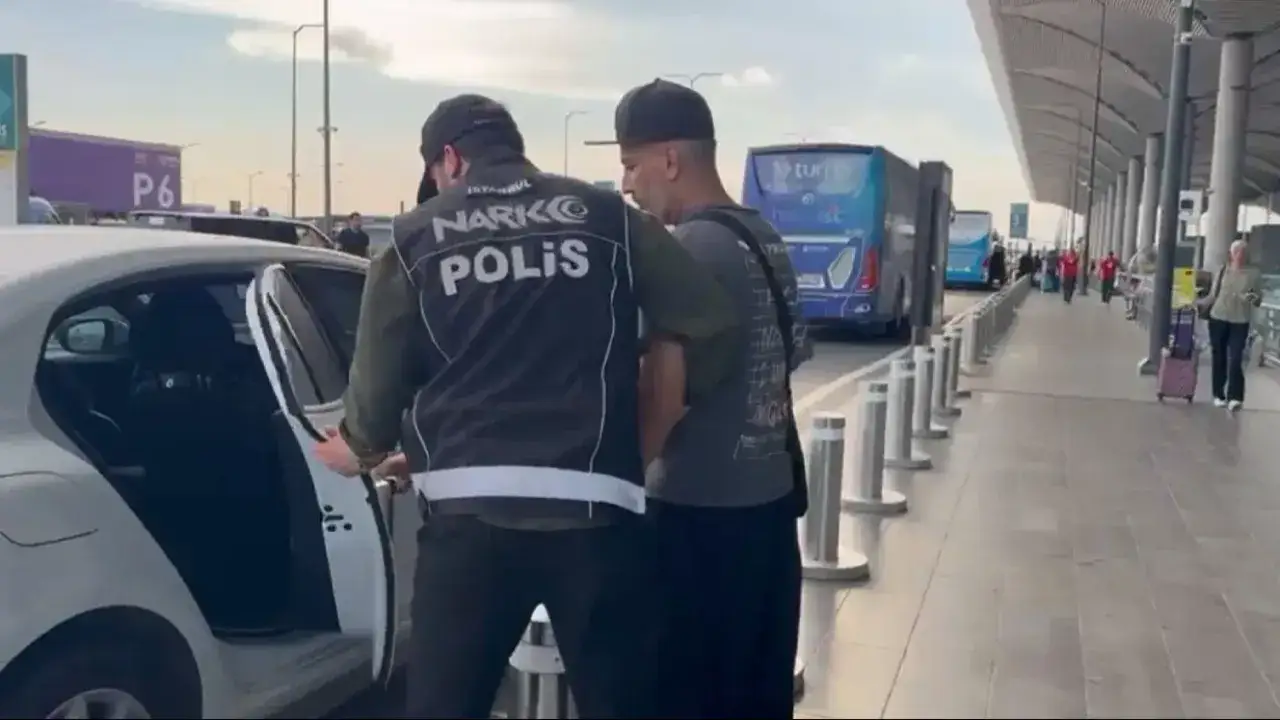 Manifest grubunun menajeri Tolga Akış tutuklandı